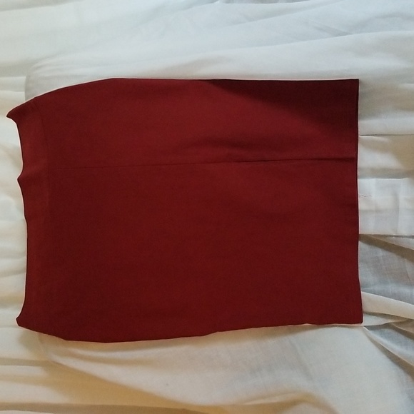 Sz M Simple stretchy pull-on skirt - Picture 3 of 4